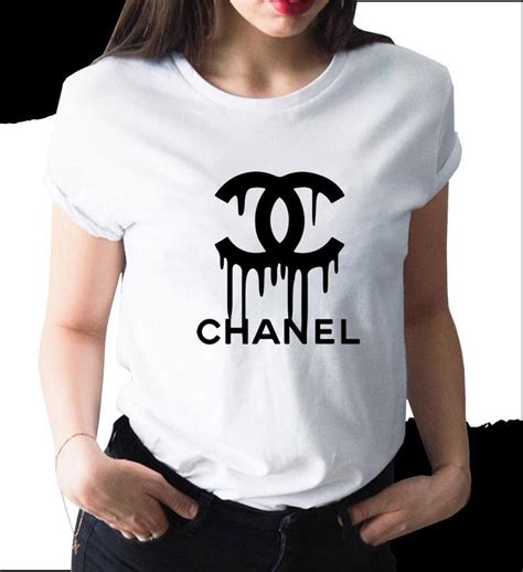 camiseta logo chanel|Chanel online shopping.